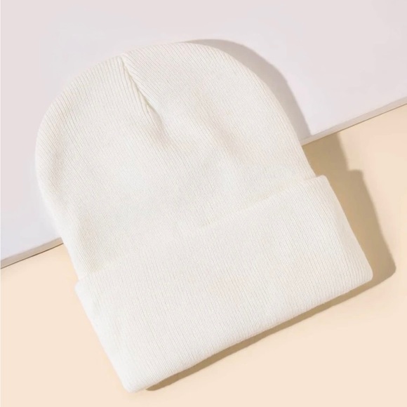 Winter Beanie ❄️ - Picture 8 of 9